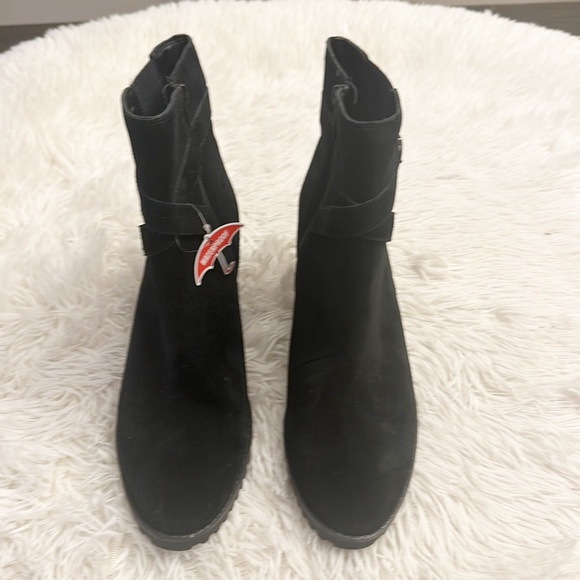 NEW $169 BORN x Zappos Black suede waterproof ankle boot heel women size 12 - Picture 5 of 8